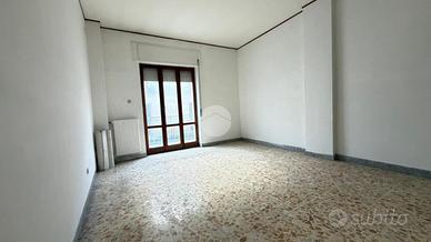 4 LOCALI A MARANO DI NAPOLI