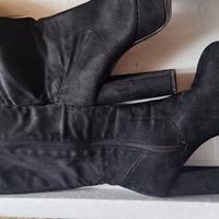 Stivali lunghi neri in velluto