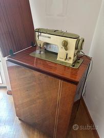 Macchina da cucire Bernina con mobile