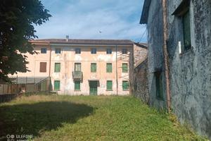 2 case su 3 piani a Sedegliano da ristrutturare