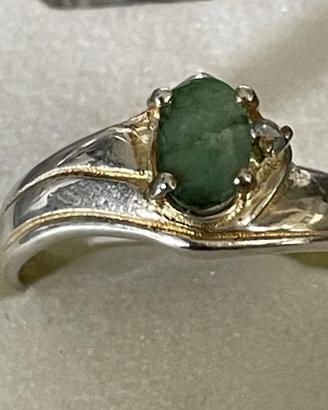 Anello in argento925 con smeraldo e oro .