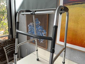 Deambulatore pieghevole