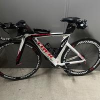 bicicletta da crono TREK