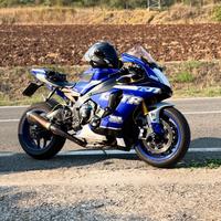 Yamaha r1
