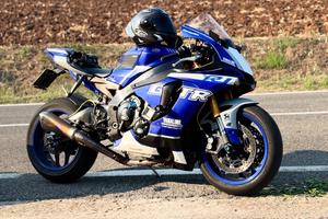 Yamaha r1