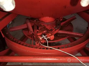 Spandiconcime lely carrellato