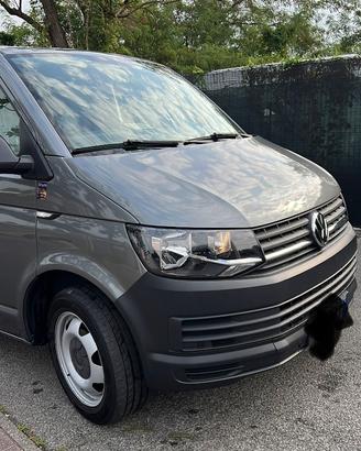 Furgone Transporter passo lungo cambio dsg