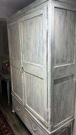 Armadio e tavolino vernice bianca invecchiato