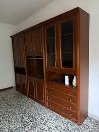 Armadio da sala con vetrine