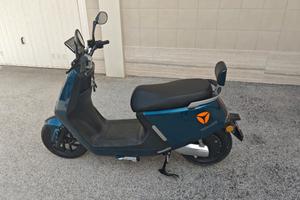 yadea g5-scootervelettrico pari a 50cc-nuovo km0