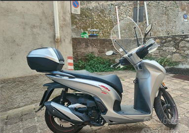 Scooter Honda SH 350 Sport grigio