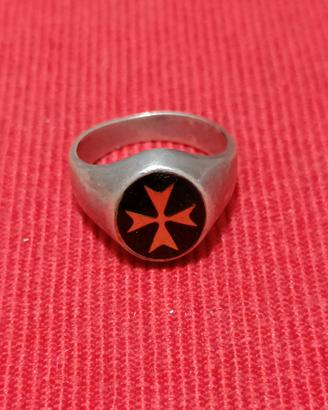 Anello con croce di Malta in argento 925