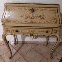 Ribaltina scrittoio con fiori dipinti