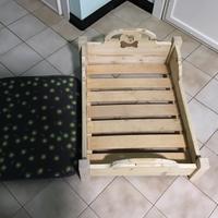 Lettino per cani e gatti in legno artigianale