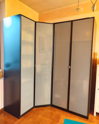 armadio angolare ikea