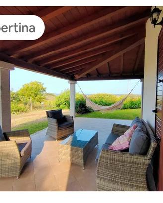 Casa semi indipendente in campagna con vista mare