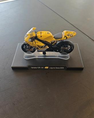 Yamaha YZR-M1 Valentino Rossi - Laguna Seca 2005
