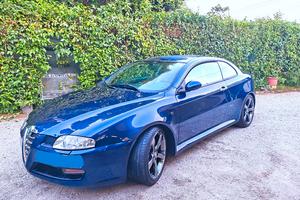 Alfa Romeo GT 3.2 v6 molto ben manutenzionata