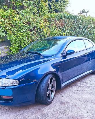 Alfa Romeo GT 3.2 v6 molto ben manutenzionata