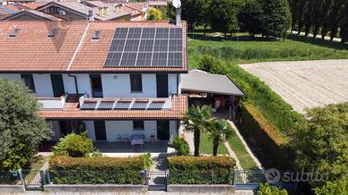 Legnaro -quadrifamiliare di testa in zona centrale