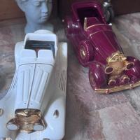 Coppia auto d’epoca in porcellana smaltata