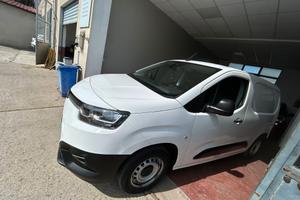 TOYOTA PROACE 3 POSTI 2021