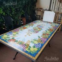 Tavolo in pietra lavica dell'etna dipinto a mano