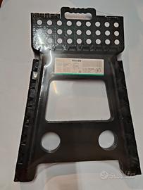 Sgabello pieghevole in plastica nero