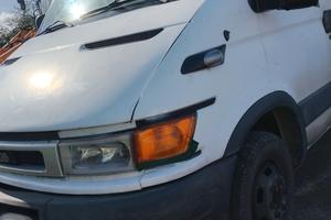 Iveco daily 2800 diesel cassone chiuso 430cm