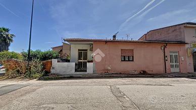 CASA SEMINDIPENDENTE A OLBIA