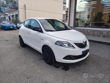 Lancia Ypsilon 1.0 FireFly 5 porte S&S Hybrid Ecoc