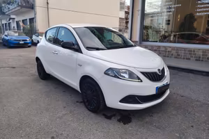 Lancia Ypsilon 1.0 FireFly 5 porte S&S Hybrid Ecoc