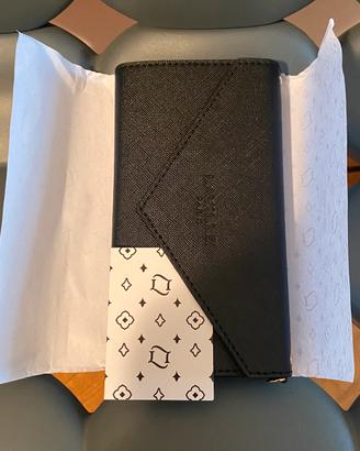 Pochette nera con tracolla rimovibile
