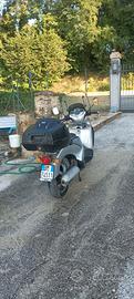 scooter  Aprilia 200