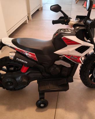 Motore elettrico bimbo