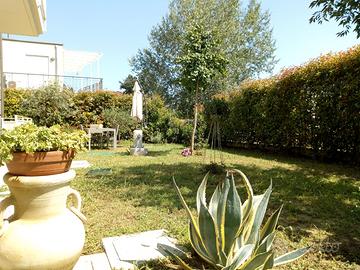 Appartamento con grande giardino