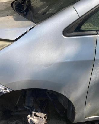 PARAFANGO ANTERIORE SINISTRO SUBARU Trezia Serie P