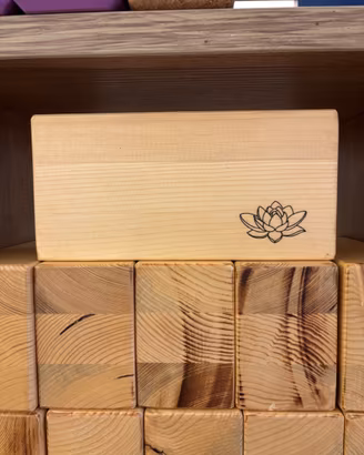 Mattone Yoga in Legno