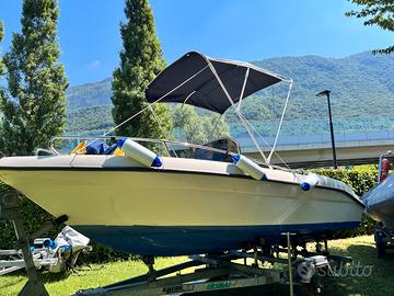 Ranieri Voyager 17 (5m) + Selva 40 CV + Carrello