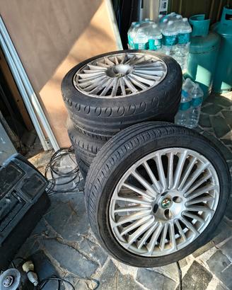 cerchi in lega Alfa Romeo mito 17 gommati 