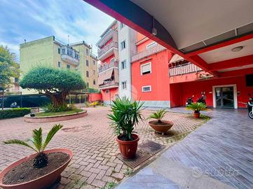 4 LOCALI A NAPOLI