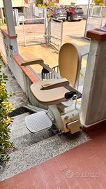 Montascale Acorn per disabili