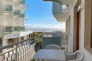 Bilocale in un condominio frontemare