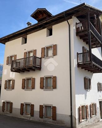 2 LOCALI A STREMBO