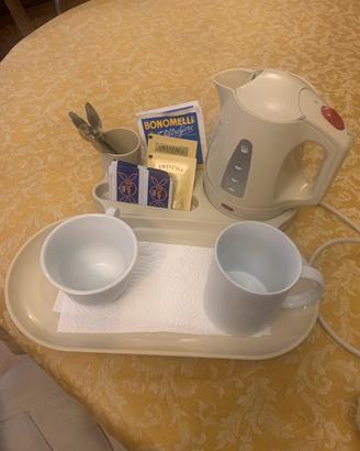 Bollitore elet  con servizio  di cortesia x B&B
