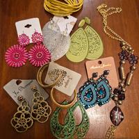 Bigiotteria :collana , orecchini e braccialetto