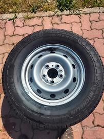 Gomme Michelin 215/70 R15 C.     DOT 15 24 