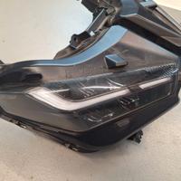 Faro anteriore x adv 750