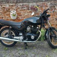 Suzuki GS 450 - 1984