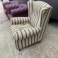 Poltrona in stoffa antica